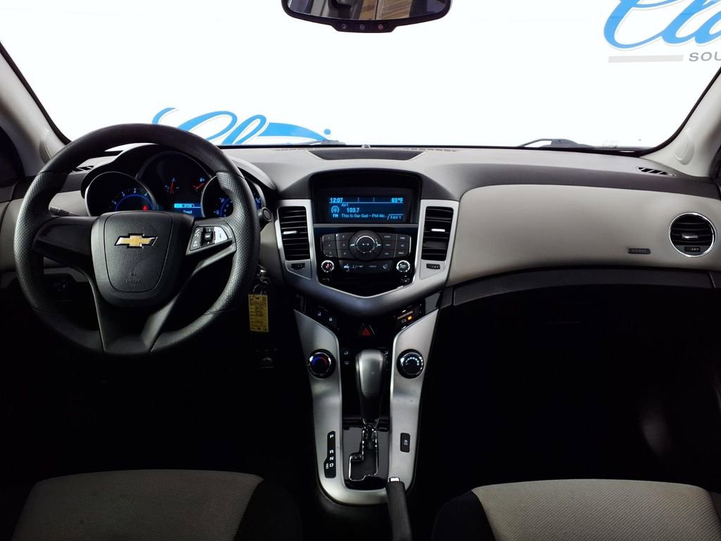 Used 2014 Chevrolet Cruze LS FWD image 14