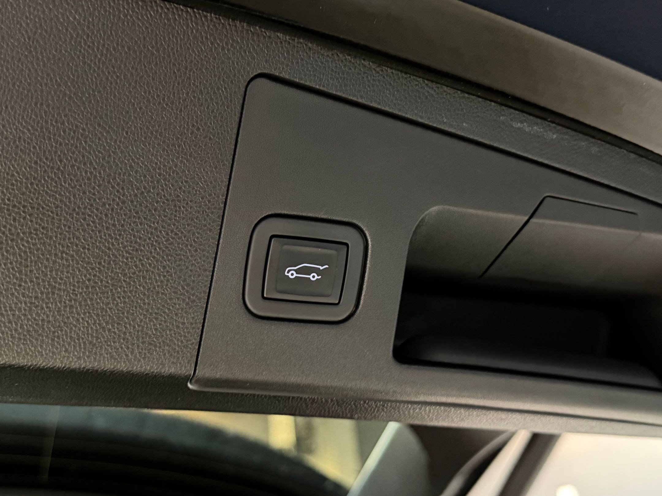 Used 2023 Cadillac XT4 Luxury FWD image 42