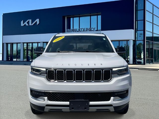 Used 2024 Jeep Wagoneer L Series II w/ Flexible Seating Group AWD/4WD image 2