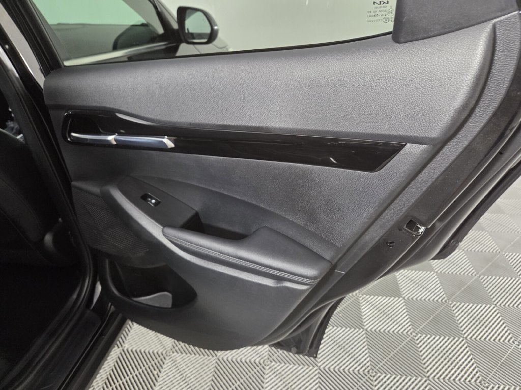 Used 2025 Kia Seltos EX w/ EX Sunroof Package FWD image 32