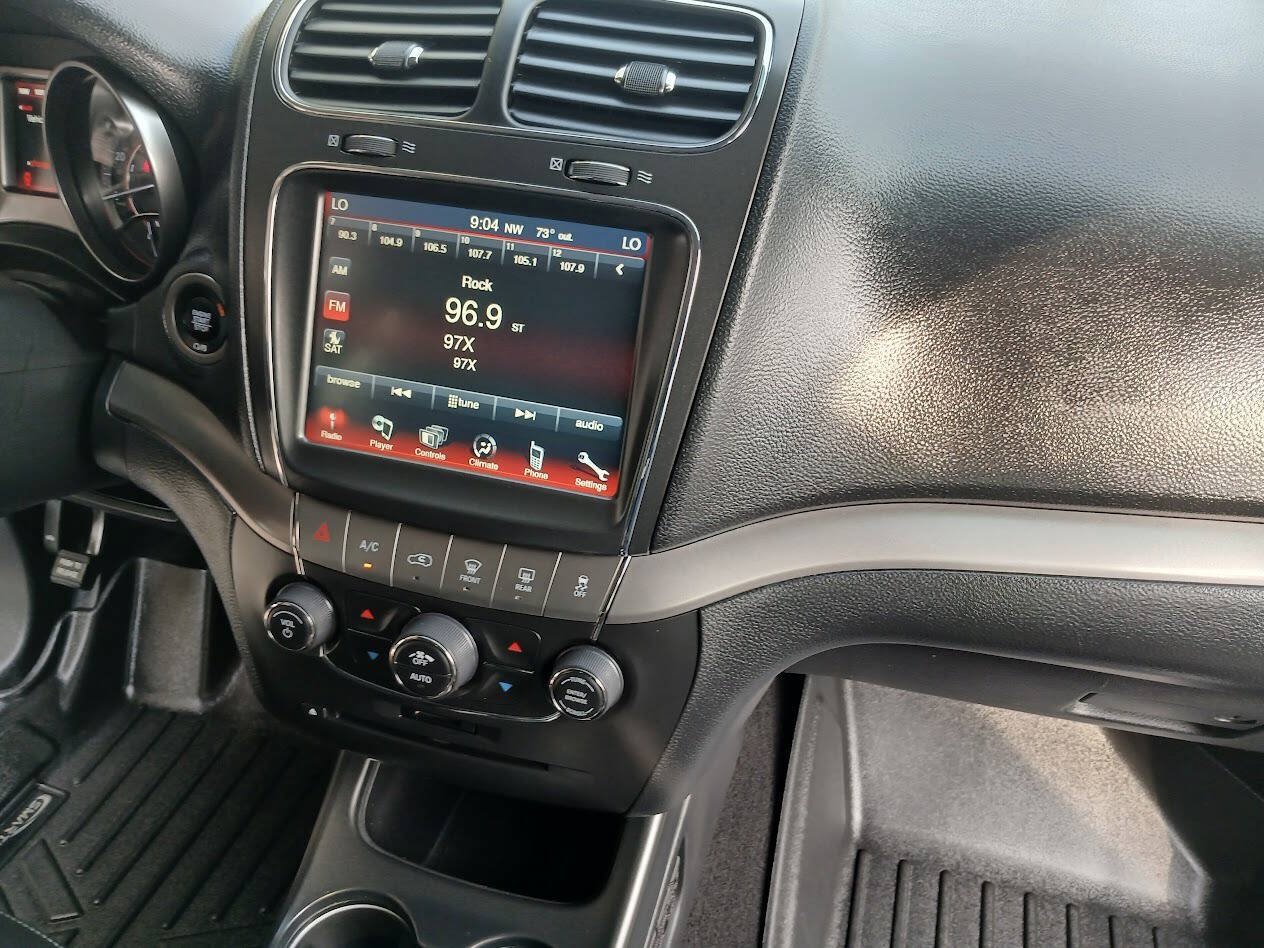 Used 2019 Dodge Journey Crossroad FWD image 16