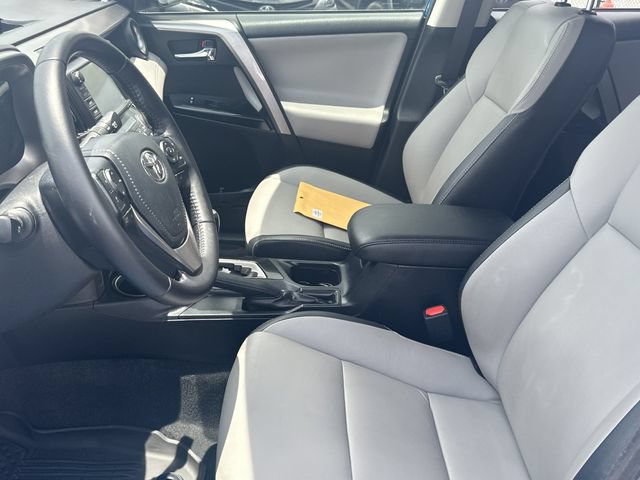 Certified 2016 Toyota RAV4 Limited FWD image 3