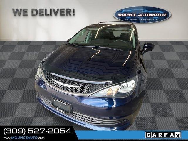 Used 2017 Chrysler Pacifica LX FWD image 3