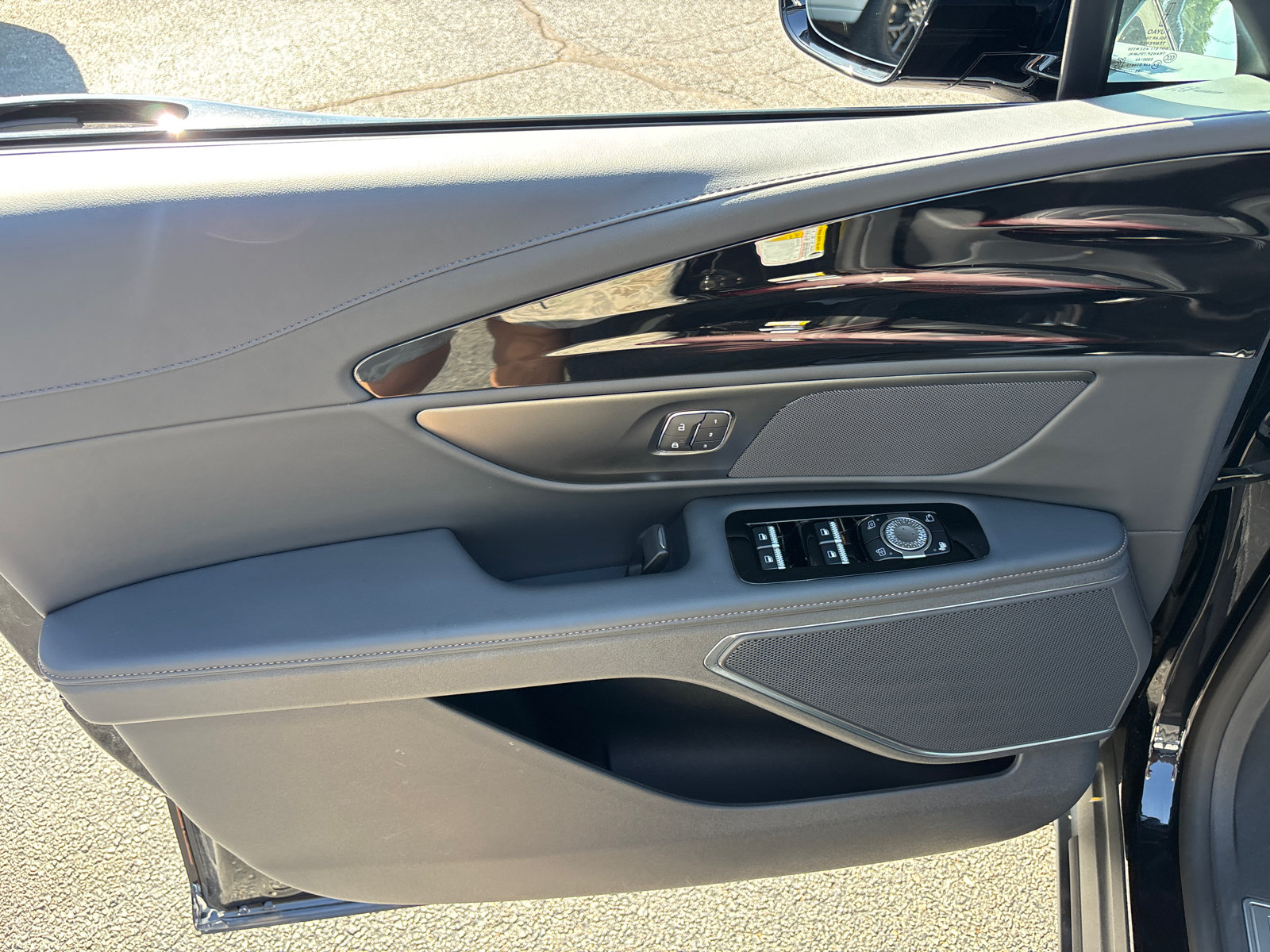 New 2026 Lincoln Nautilus Premier AWD/4WD image 11