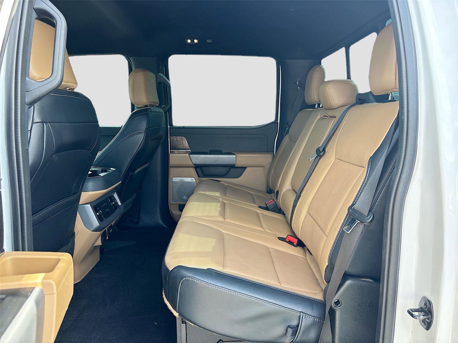 Used 2023 Ford F250 Lariat w/ Chrome Package image 29