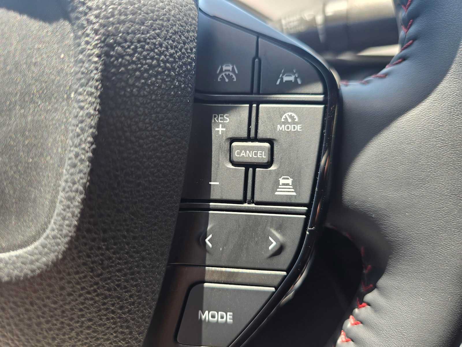 Used 2026 Toyota Prius Plug-In Hybrid FWD image 32
