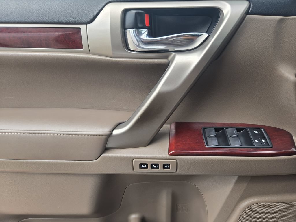 Used 2018 Lexus GX 460 Premium AWD/4WD image 25
