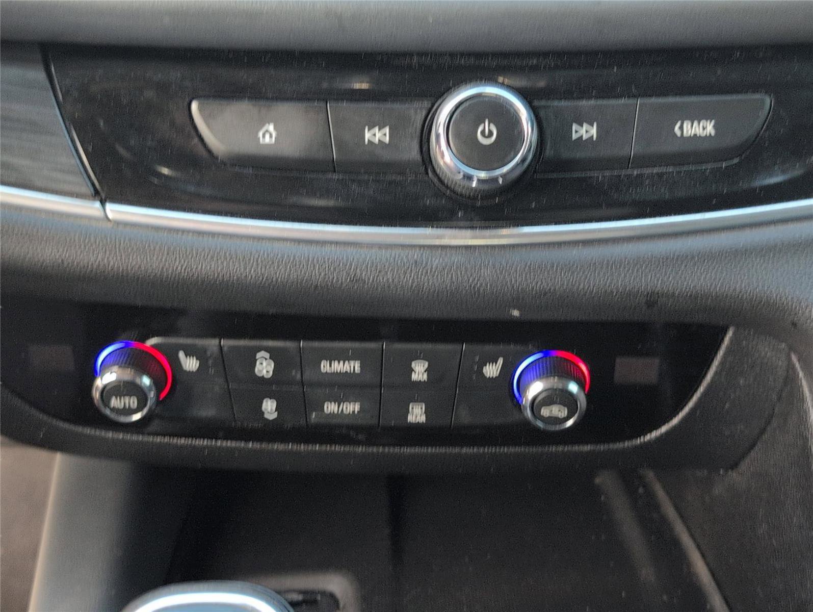 Used 2020 Buick Enclave Essence FWD image 21