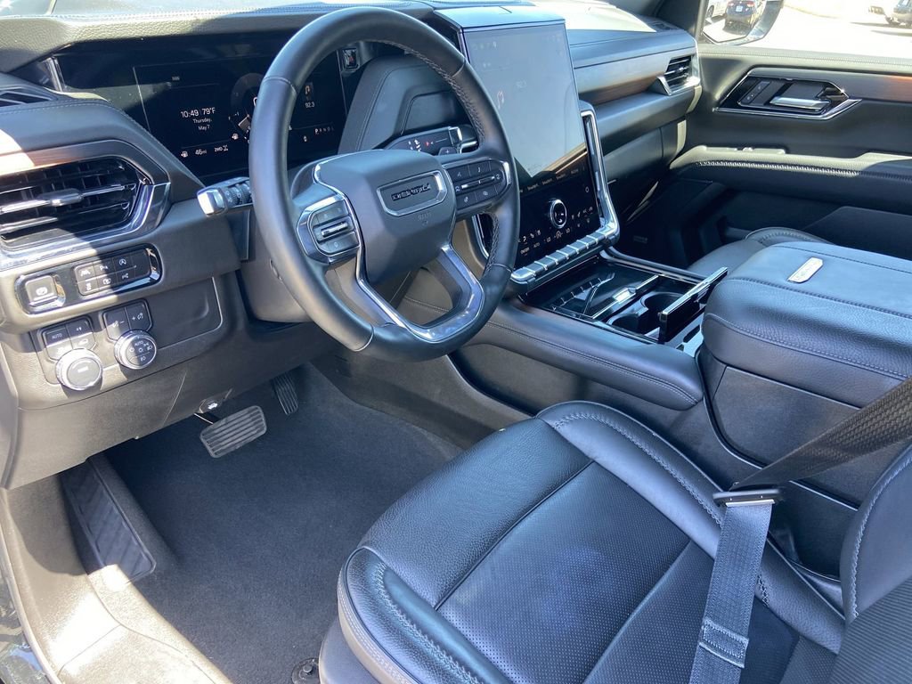 Used 2025 GMC Yukon XL Denali AWD/4WD image 6