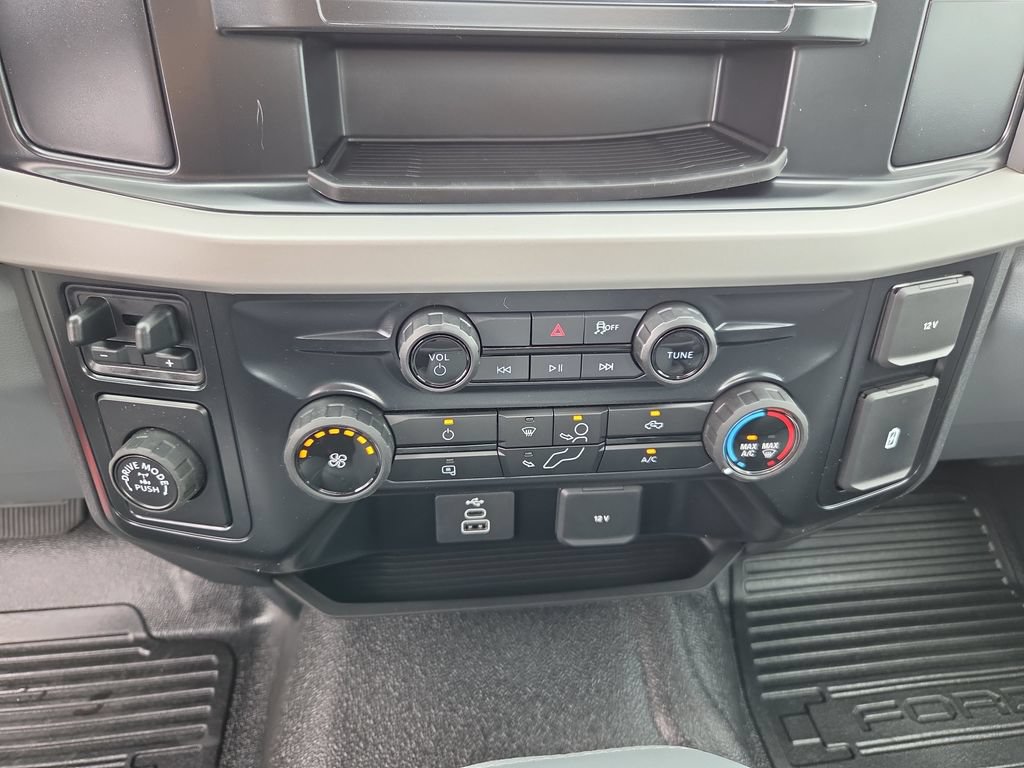 New 2026 Ford F250 XL RWD image 25