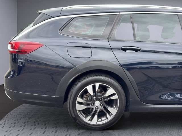 Used 2018 Buick Regal Preferred w/ Sights and Sounds Package AWD/4WD image 29