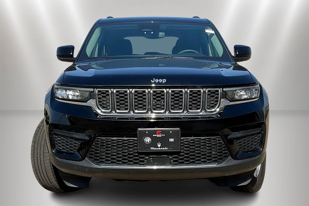 Used 2023 Jeep Grand Cherokee Laredo w/ Trailer Tow Prep Group (B) image 2