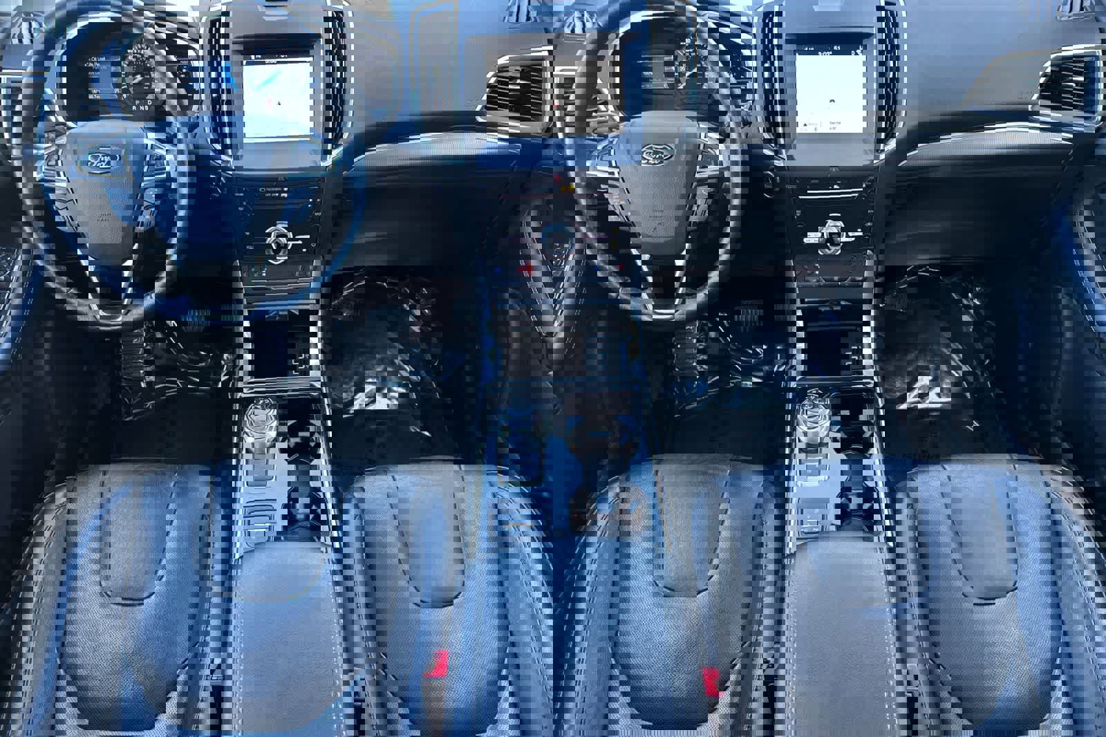 Used 2019 Ford Edge Titanium w/ Equipment Group 301A image 3