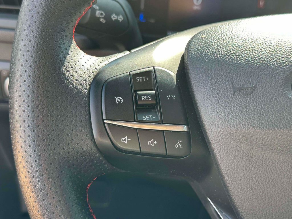 Used 2025 Ford Escape ST-Line Select AWD/4WD image 21