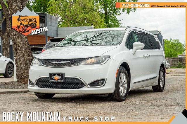 Used 2019 Chrysler Pacifica Touring-L FWD image 1