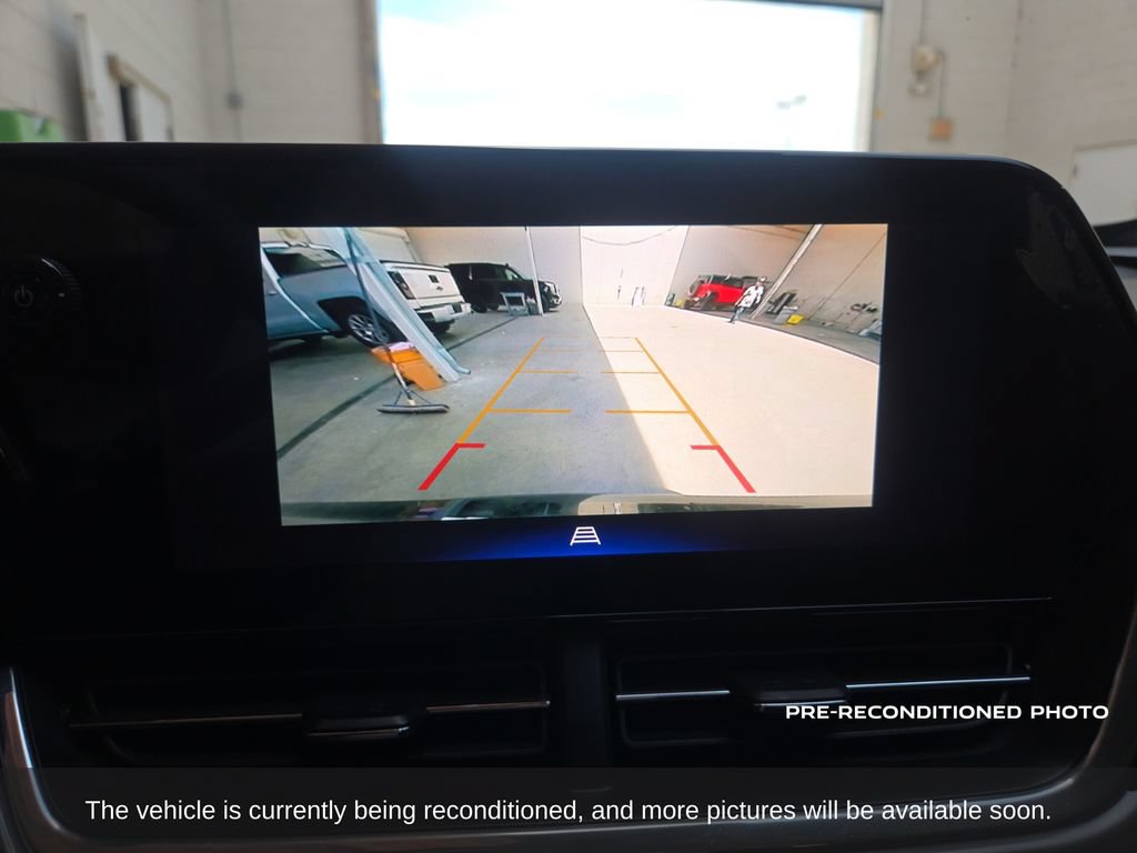 Used 2025 Chevrolet Trax ACTIV FWD image 17