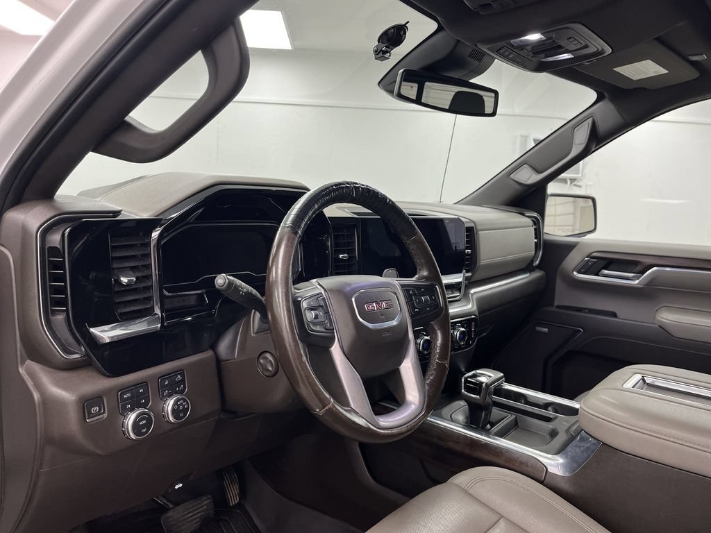 Used 2022 GMC Sierra 1500 SLT w/ SLT Premium Plus Package AWD/4WD image 10
