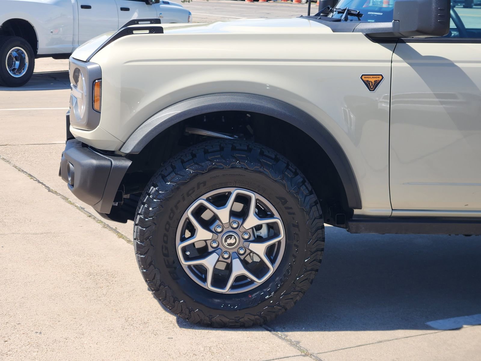 Used 2025 Ford Bronco Badlands AWD/4WD image 10