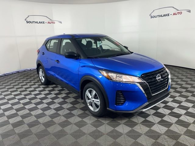 Certified 2025 Nissan Kicks Play S FWD image 1