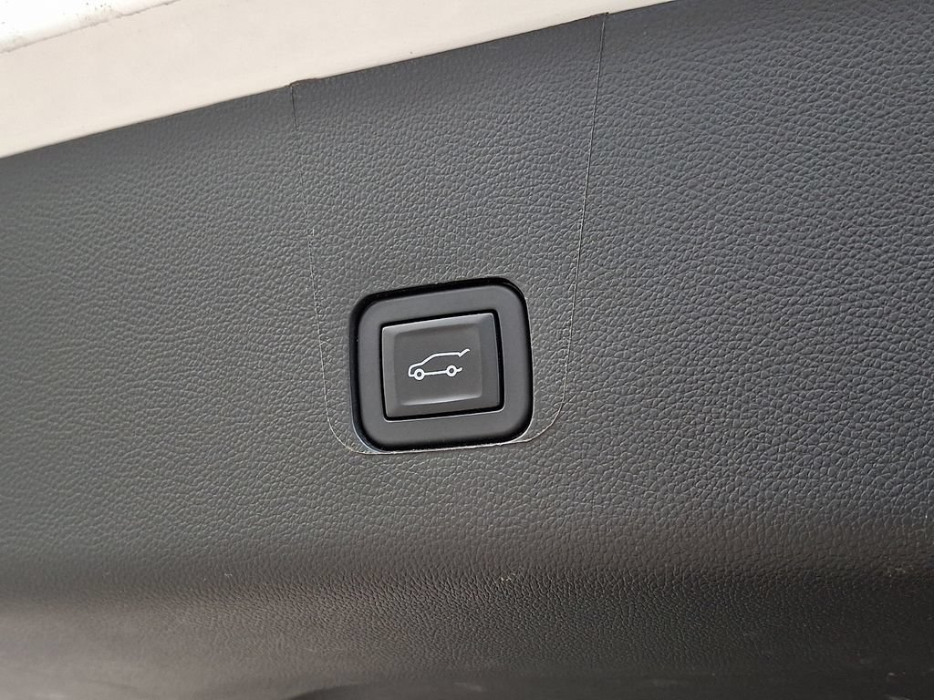 Certified 2024 Chevrolet Traverse LT FWD image 30