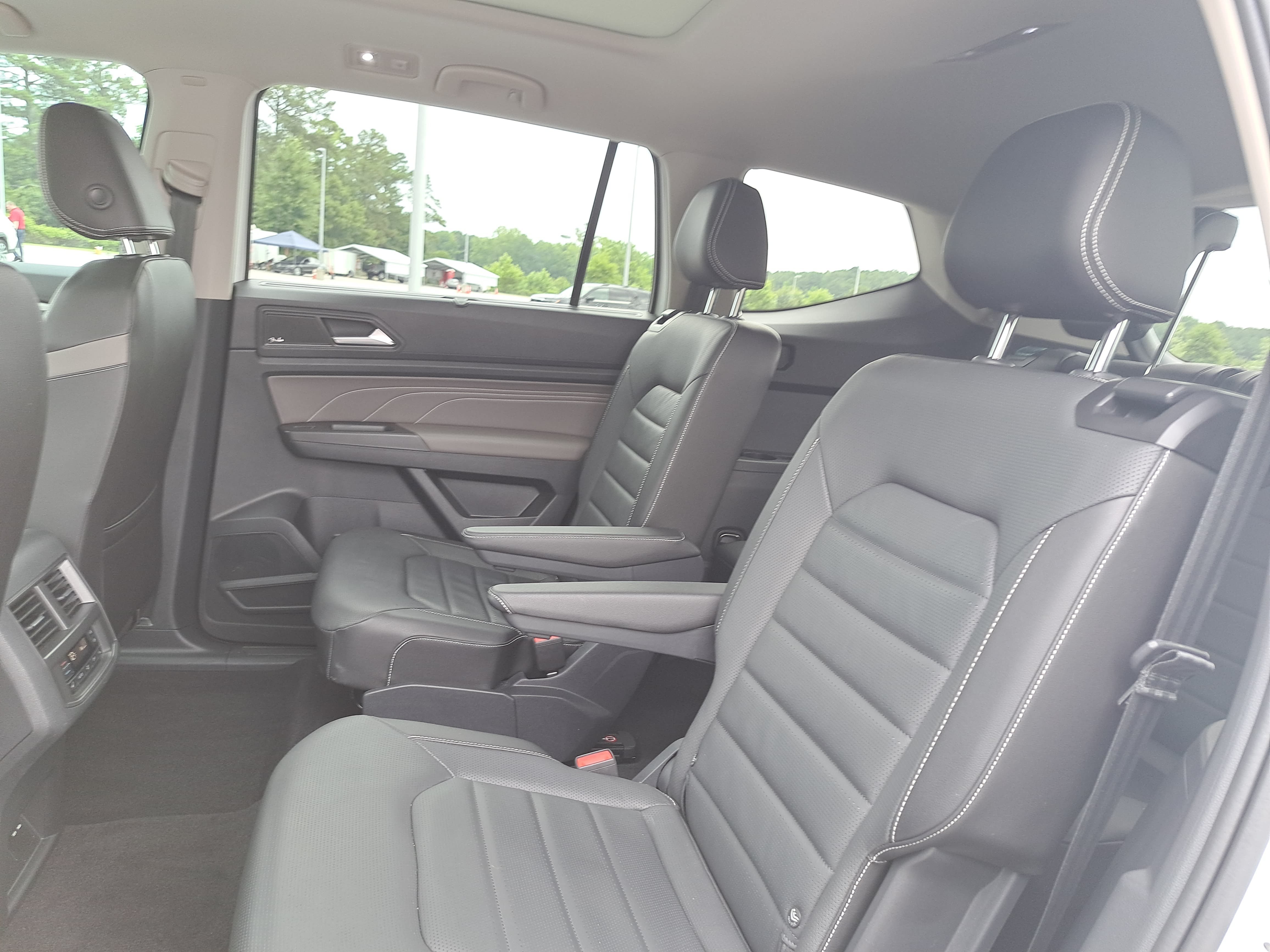 Used 2023 Volkswagen Atlas SEL Premium AWD/4WD image 15