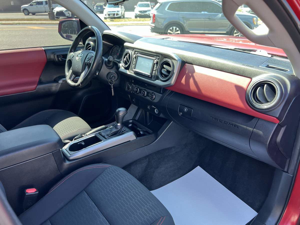 Used 2017 Toyota Tacoma SR5 image 19