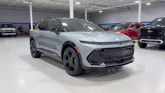 New 2026 Chevrolet Equinox EV RS FWD image 2