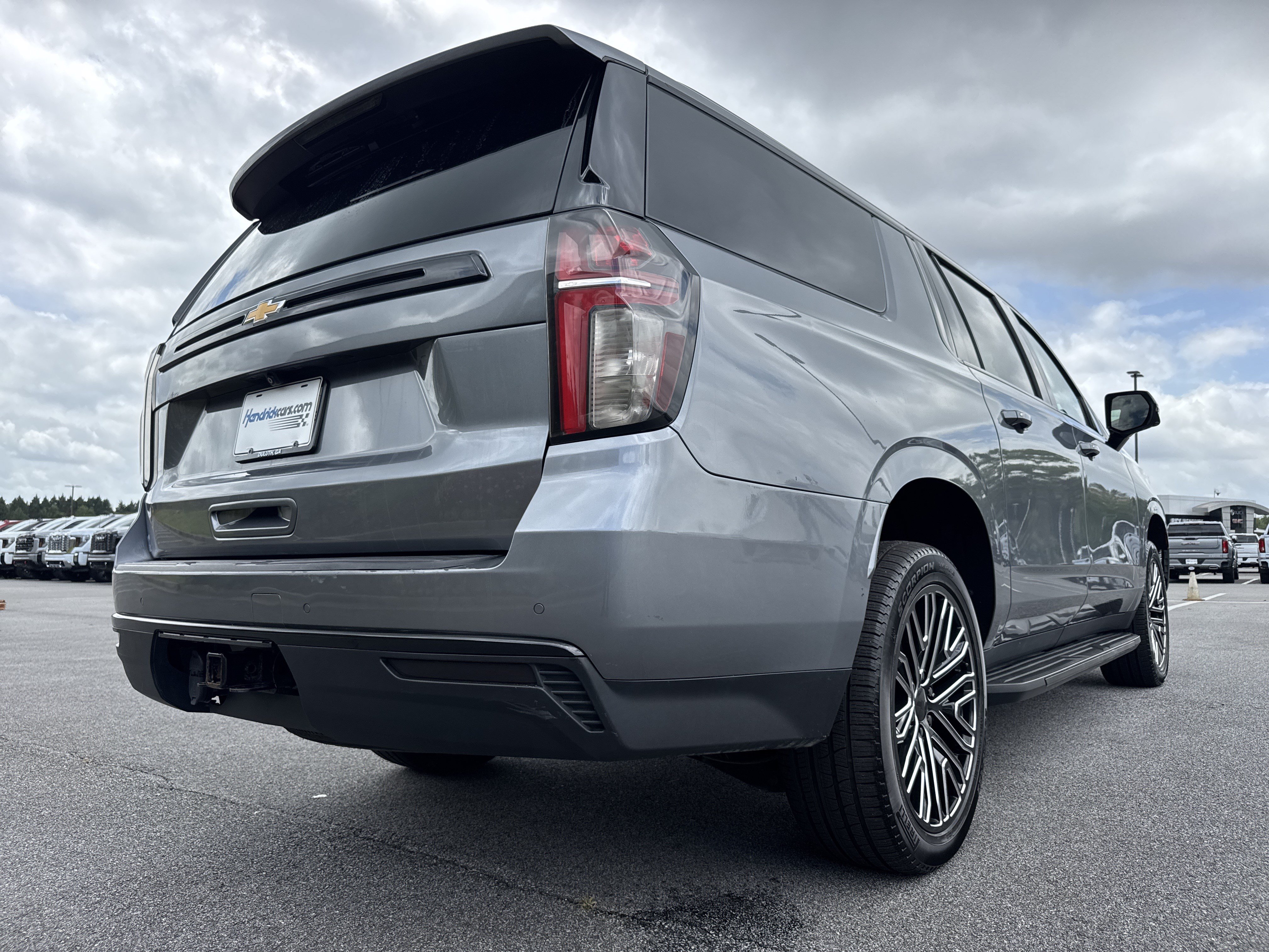 Used 2022 Chevrolet Suburban LT w/ Luxury Package AWD/4WD image 10