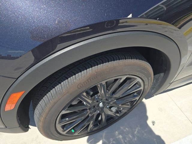 Used 2023 Cadillac XT4 Premium Luxury image 3