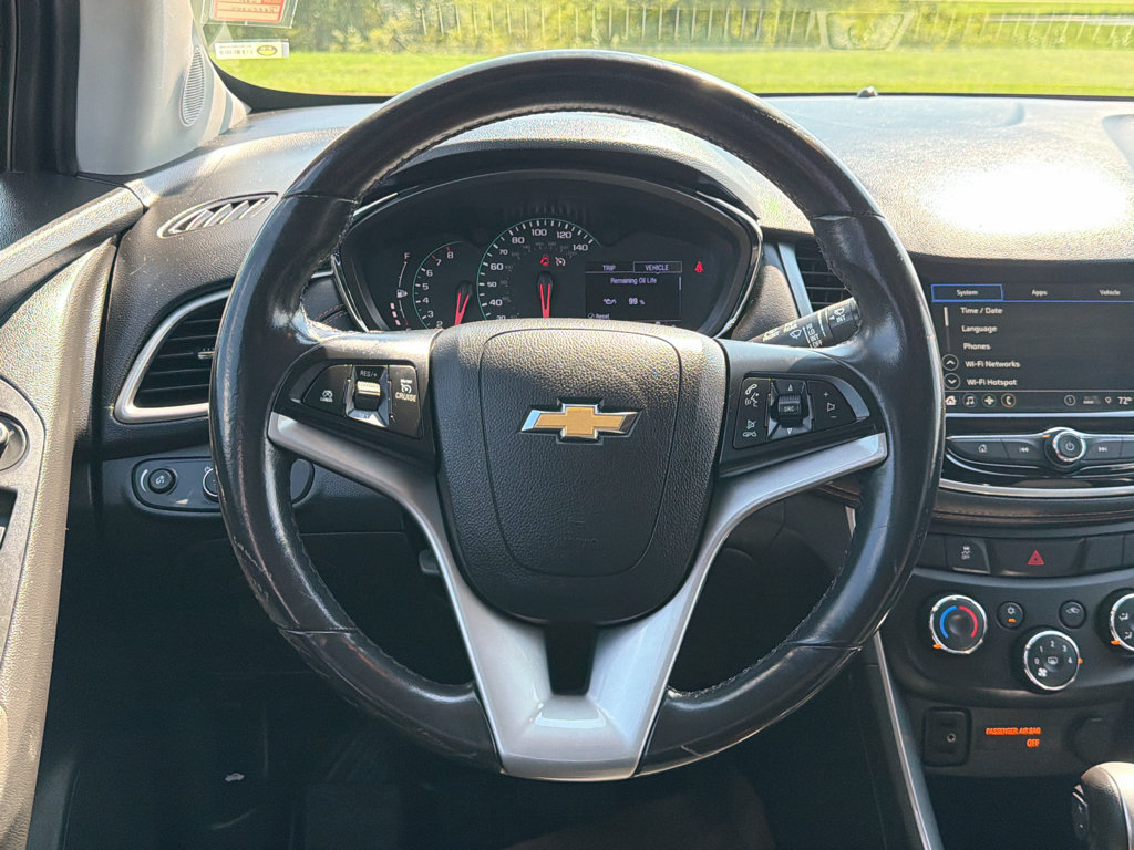 Used 2019 Chevrolet Trax LT w/ LT Convenience Package FWD image 26