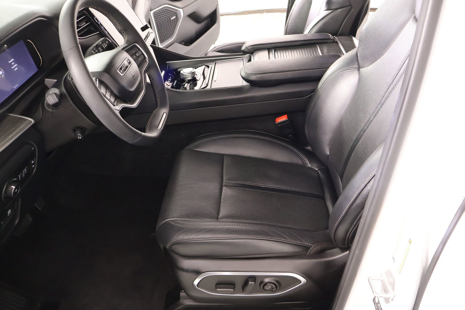 Used 2023 Jeep Wagoneer Series II image 12