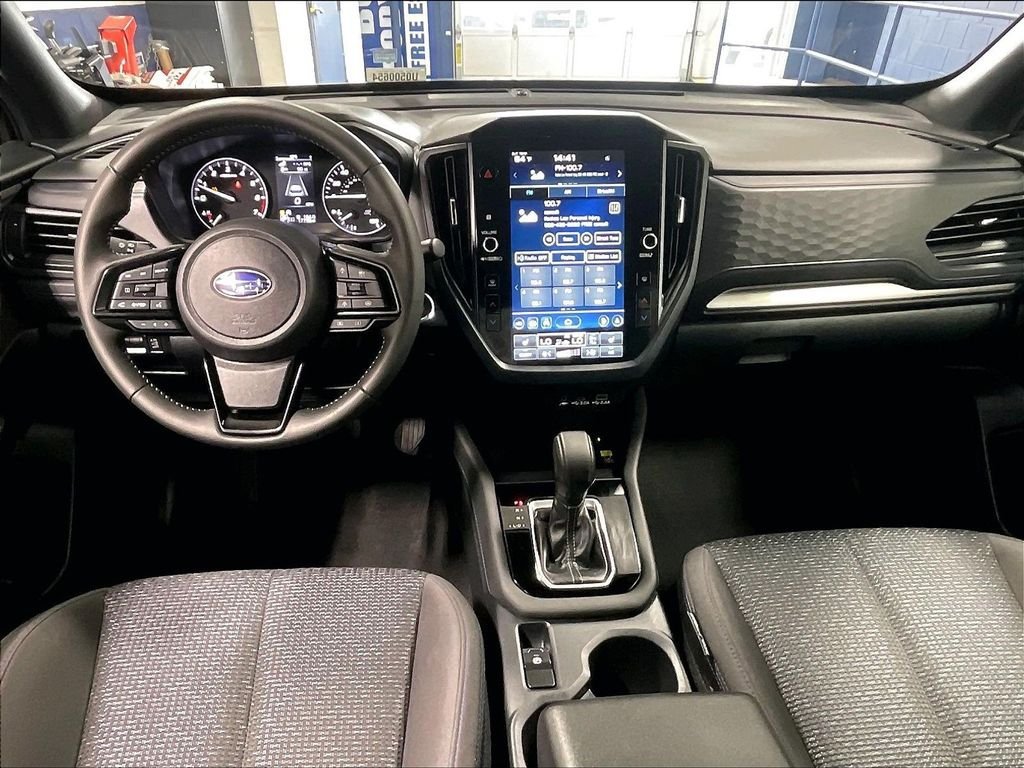 Used 2025 Subaru Forester Premium AWD/4WD image 22