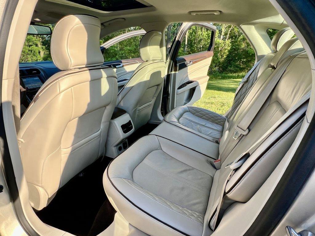 Used 2017 Ford Fusion Platinum FWD image 13