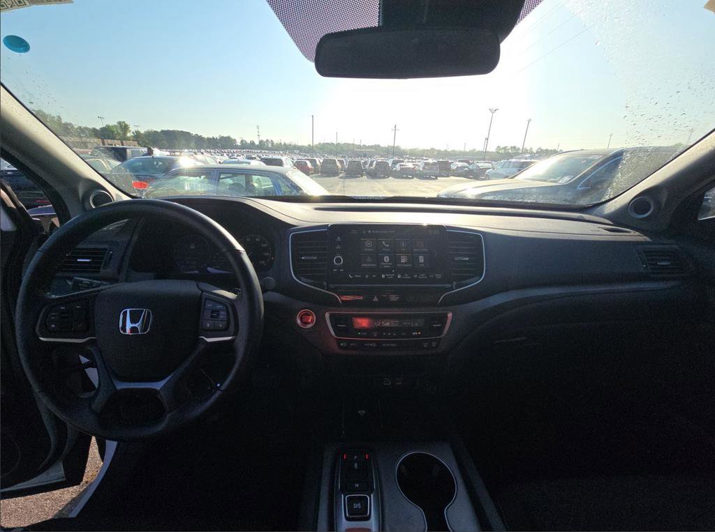 Used 2025 Honda Ridgeline Sport image 16