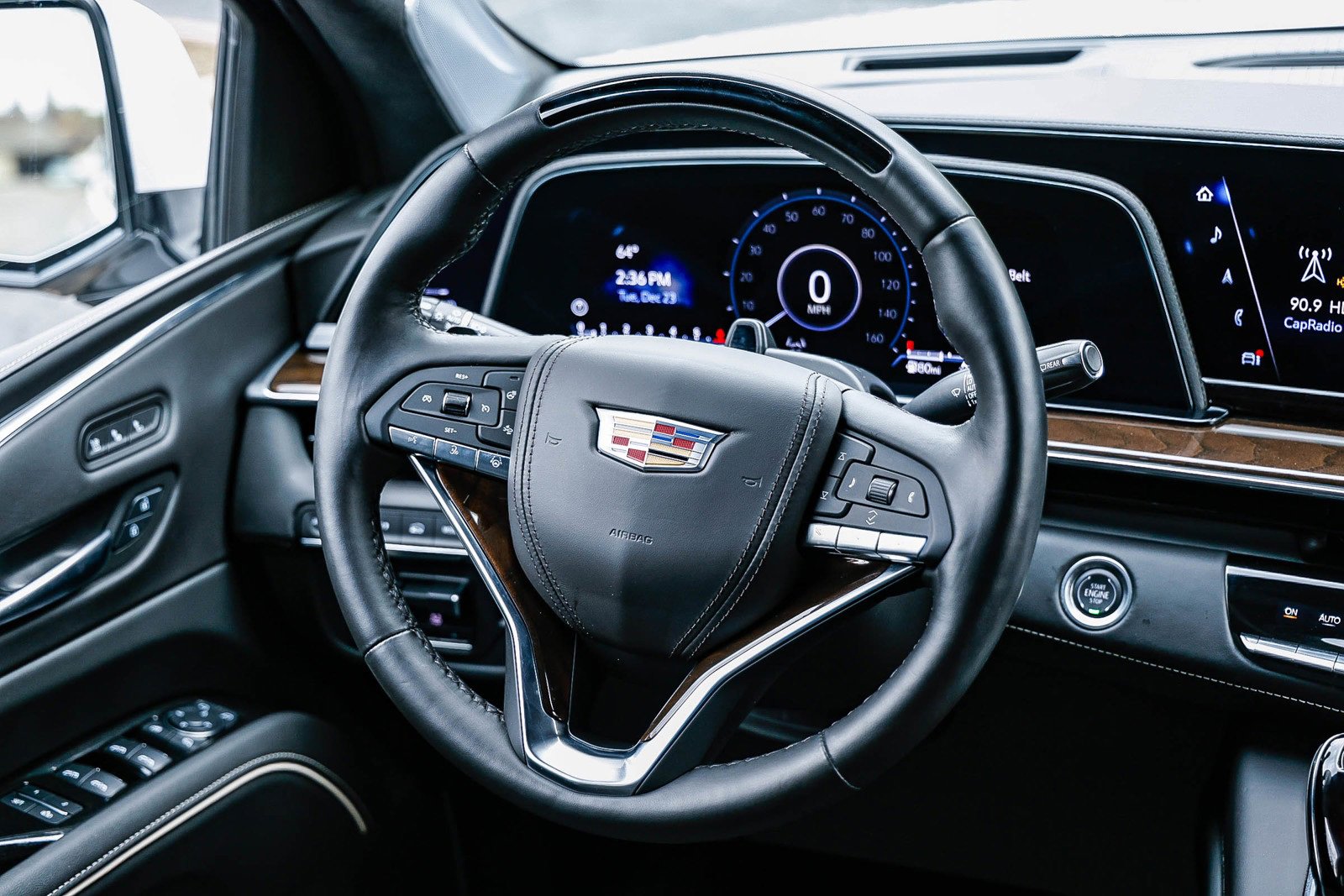 Used 2024 Cadillac Escalade ESV Sport Platinum image 13