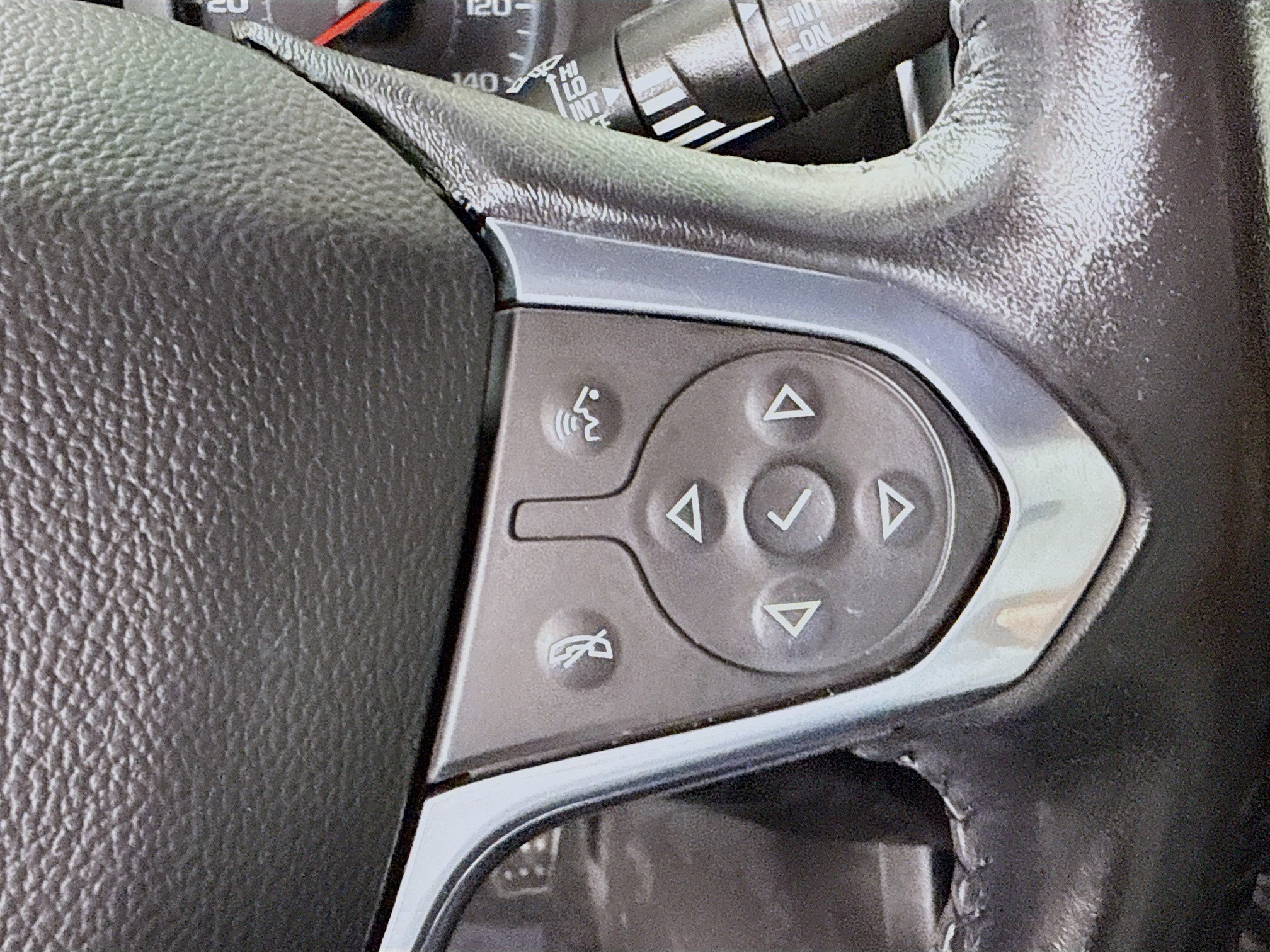 Used 2022 Chevrolet Traverse LT image 15