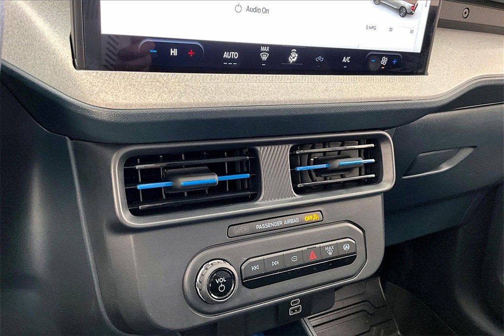 Used 2025 Ford Maverick XLT image 32