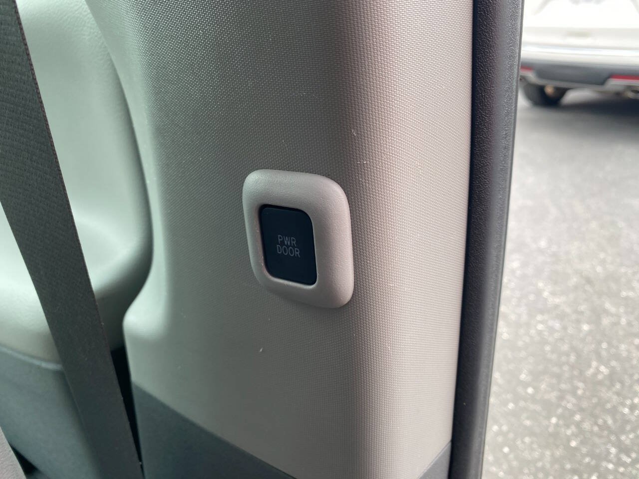 Used 2020 Toyota Sienna XLE FWD image 29