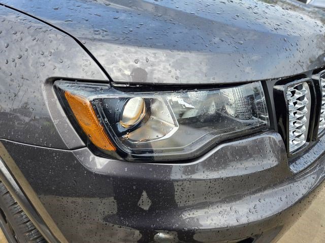 Used 2020 Jeep Grand Cherokee Altitude image 17