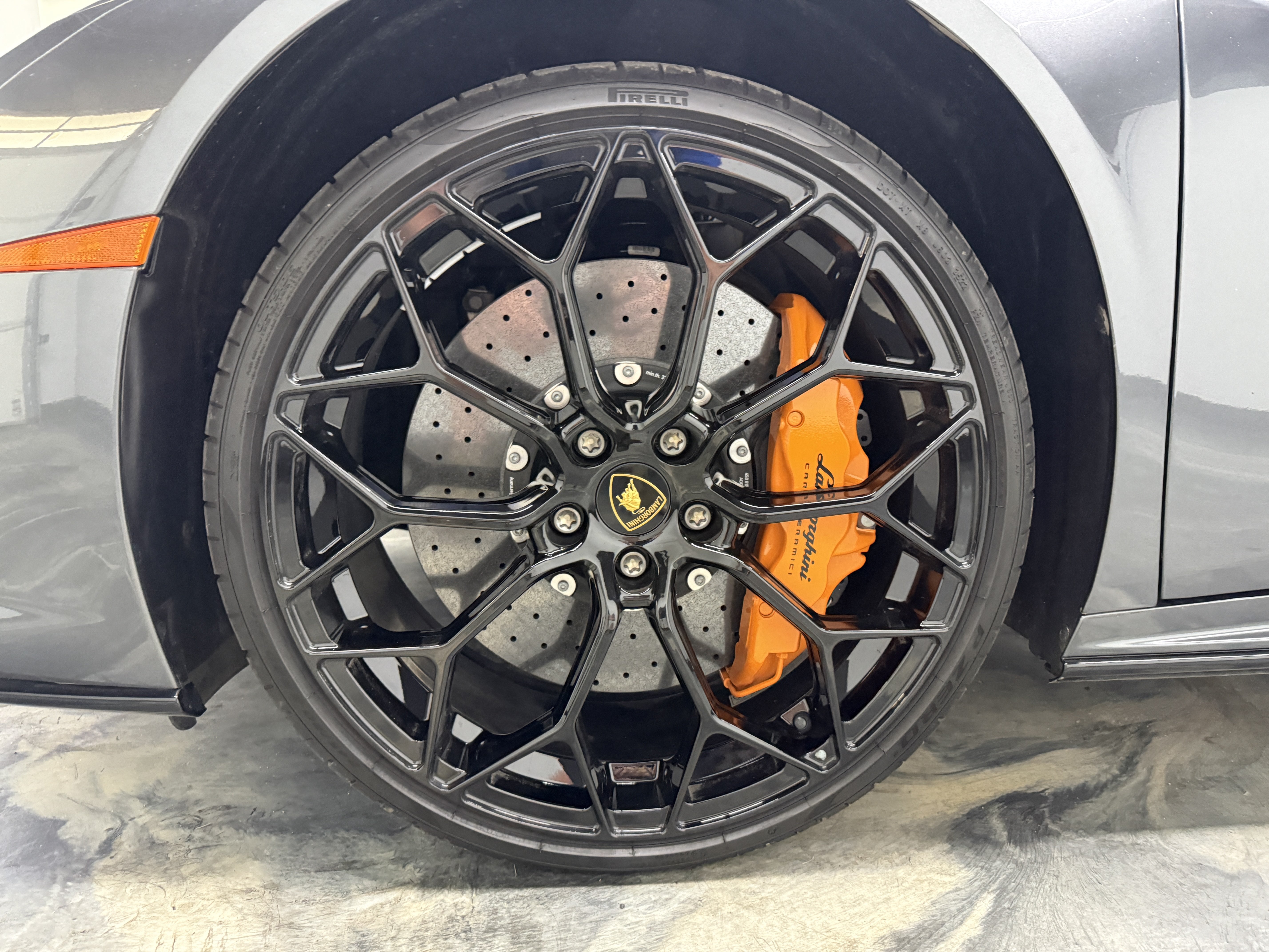 Used 2023 Lamborghini Huracan EVO RWD image 28