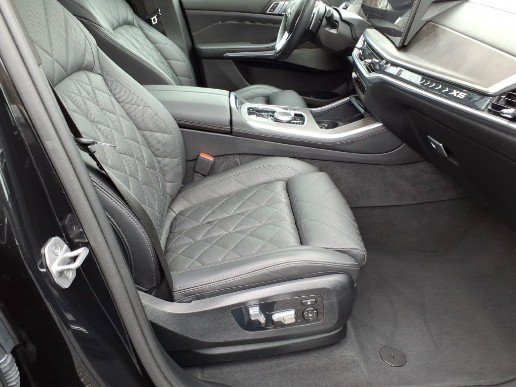 Used 2025 BMW X5 xDrive40i AWD/4WD image 10