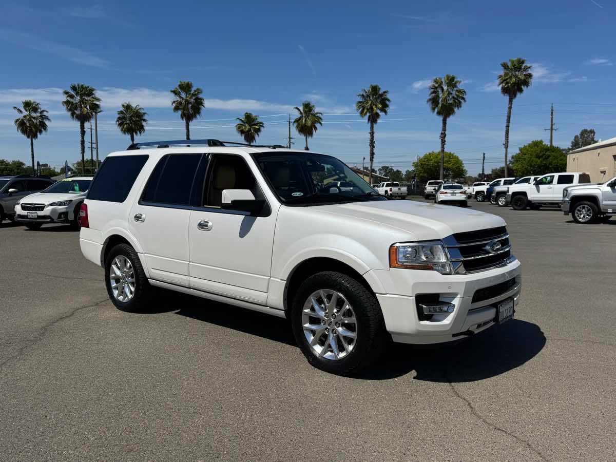 Used 2016 Ford Expedition Limited w/ Equipment Group 301A AWD/4WD image 12