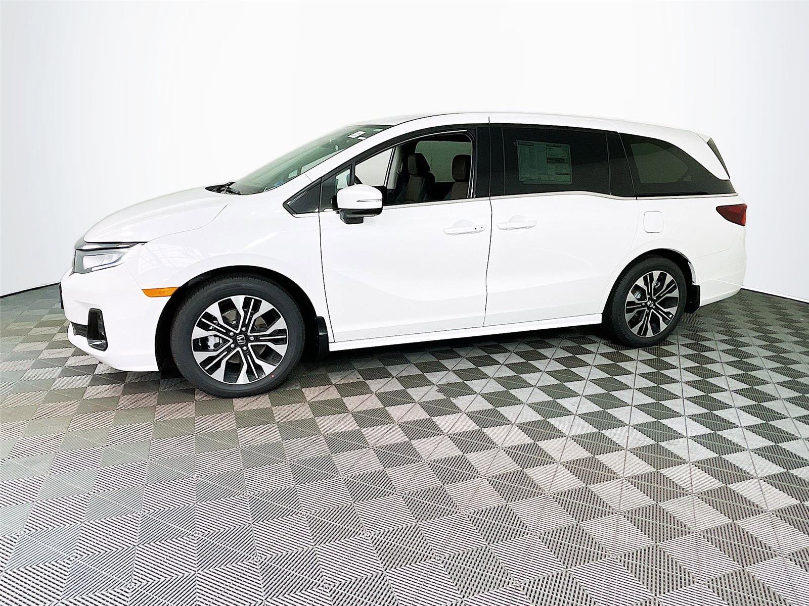 New 2026 Honda Odyssey Elite image 3