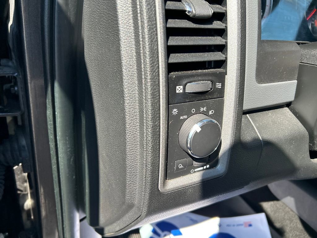 Used 2015 RAM 2500 Tradesman w/ Chrome Appearance Group image 27