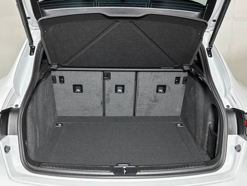 New 2026 Porsche Macan S image 13