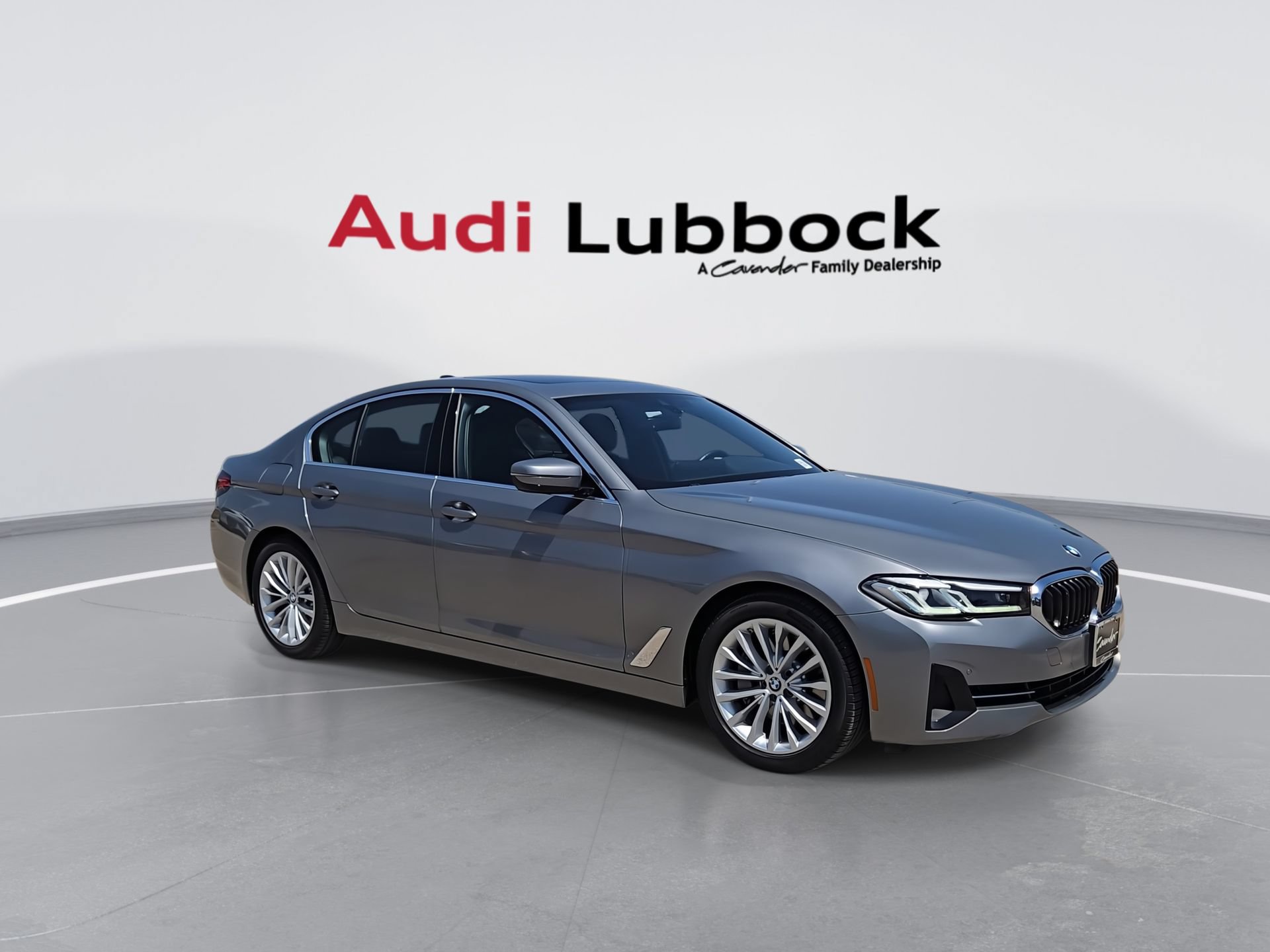 Used 2023 BMW 530i RWD image 2