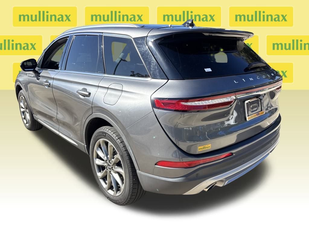 Used 2021 Lincoln Corsair AWD w/ Premium Package image 12