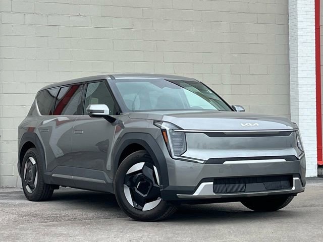 Certified 2024 Kia EV9 Light image 1