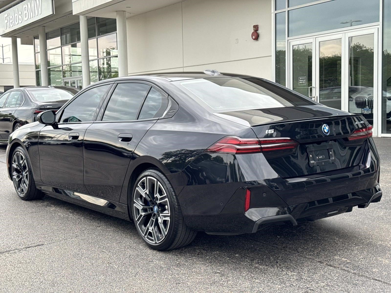 Certified 2025 BMW i5 xDrive40 w/ M Sport Package AWD/4WD image 7