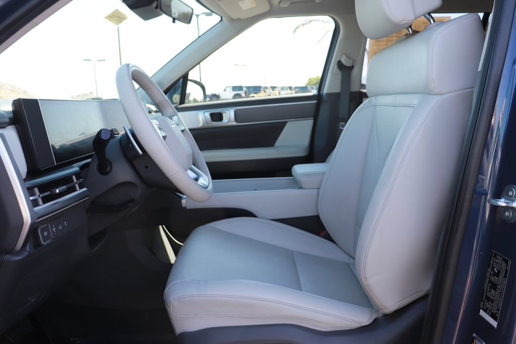 Used 2025 Hyundai Santa Fe SEL AWD/4WD image 10